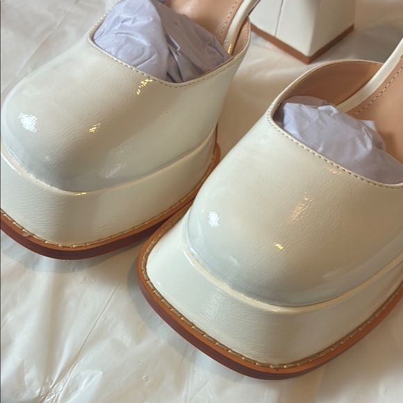 Cream Heels with Elegant Design and Versatile Style - Picture 3 of 9